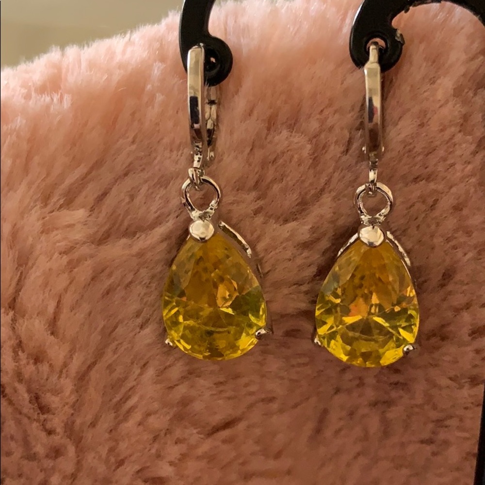 Dangly Earrings 2 pairs Yellow & Purple - Picture 6 of 9